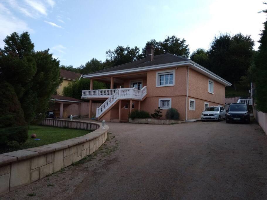 Comme A La Maison ! Chavanoz Exterior photo